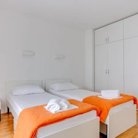 Good Guest house *